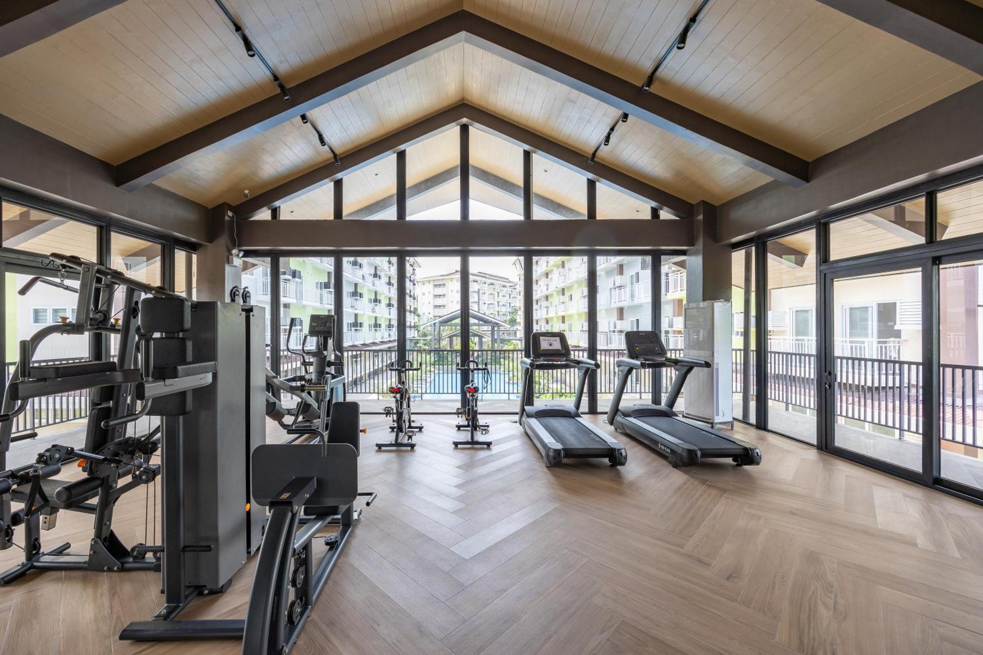 マクタンAmani 133,3 Minutes To Airport,With Gym & Pool,Fast Wi-Fi, Free Netflixアパートメント エクステリア 写真
